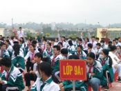 Trường THCS Trần Can tổ chức buổi sinh hoạt dưới cờ với chủ đề: Tuyên truyền chào mừng ngày thành lập Quân đội nhân dân Việt Nam 22/12